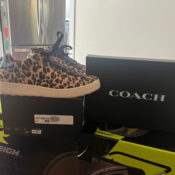 Woman’s size 8.5 coach shoes with hanging dinosaur dangle - Picture 4 of 5